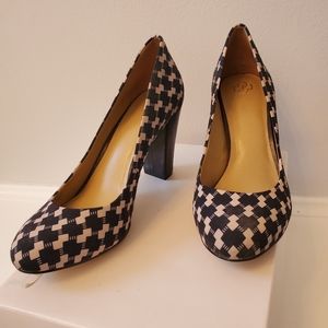 Ann Taylor OE Annabel Pump. Color: Modern Navy. Size 7.5 Brand new.